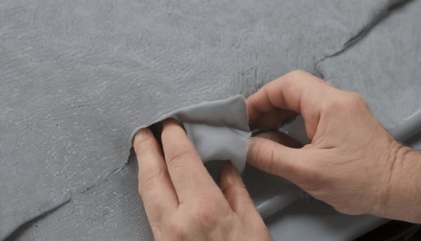 Comment réparer efficacement le tissu ciel de toit Norauto ?